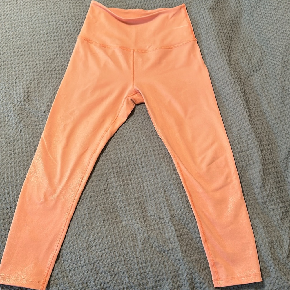 BEYOND YOGA TWINKLE HIGH WAISTED CAPRI LEGGIg